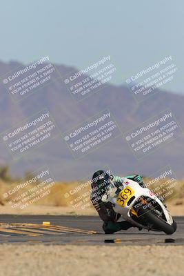 media/Mar-22-2025-CVMA (Sat) [[462c0ffedb]]/Race 13-Amateur Supersport Middleweight/
